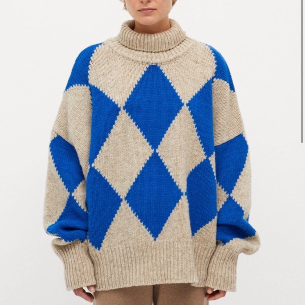 ISO- looking for Babaa No. 17 with blue argyle pattern.